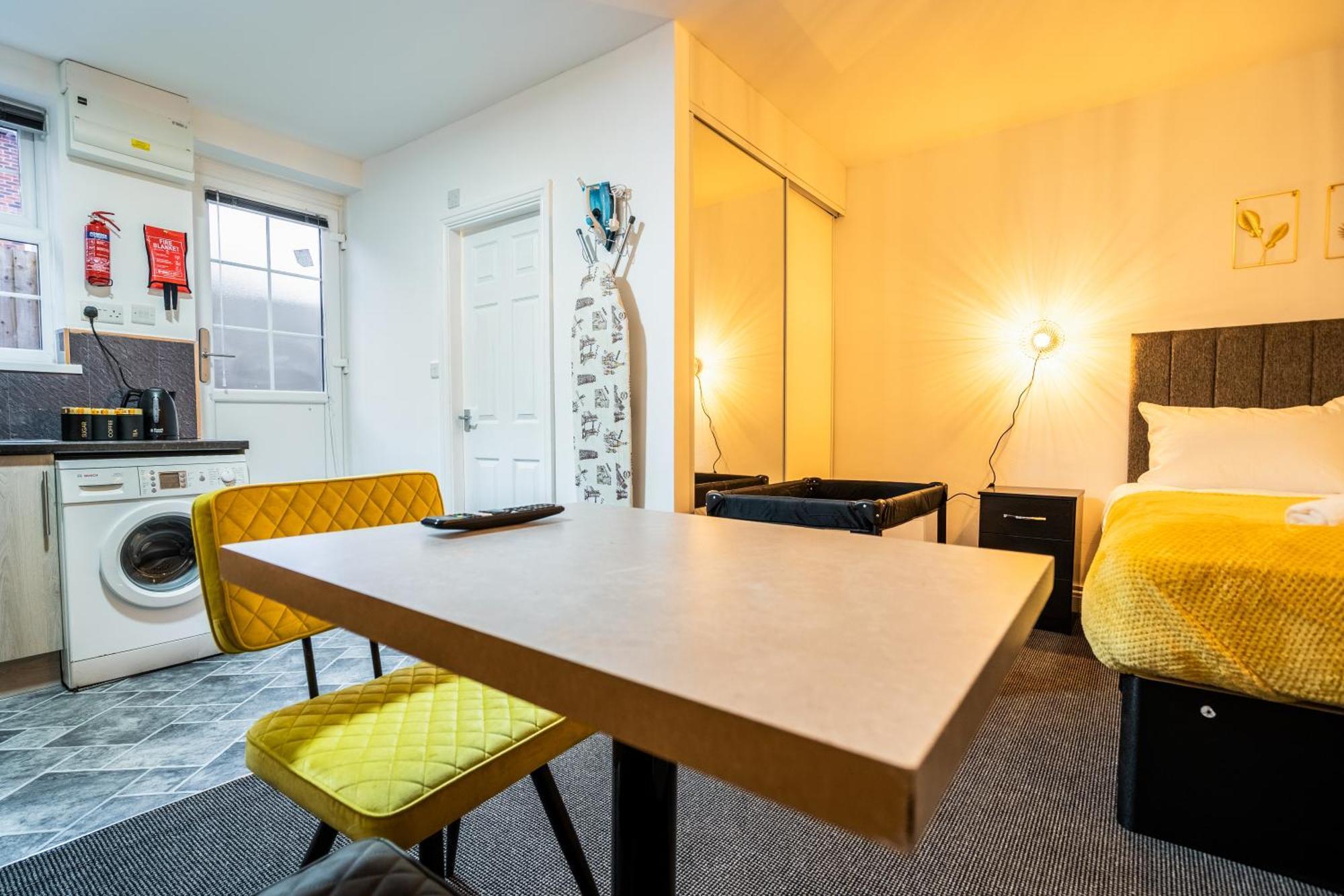 Kunda House In Tyseley Apartment Birmingham Luaran gambar